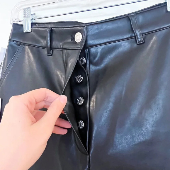 Wilfred Aritzia Modern Cargo High Waist Black Faux Leather Utility Pants 4 NWT - Picture 8 of 12